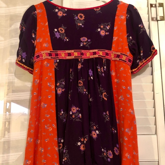 Floral Embroidered Tunic Shirt - Picture 3 of 7